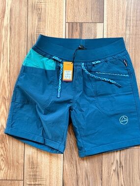 La Sportiva Mantra Women’s Shorts NWT